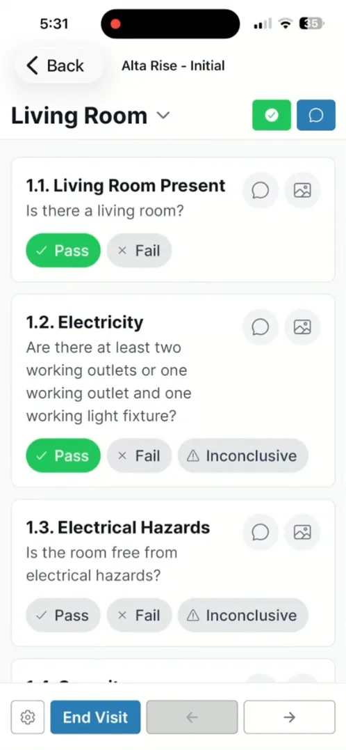 Navigate between rooms and items